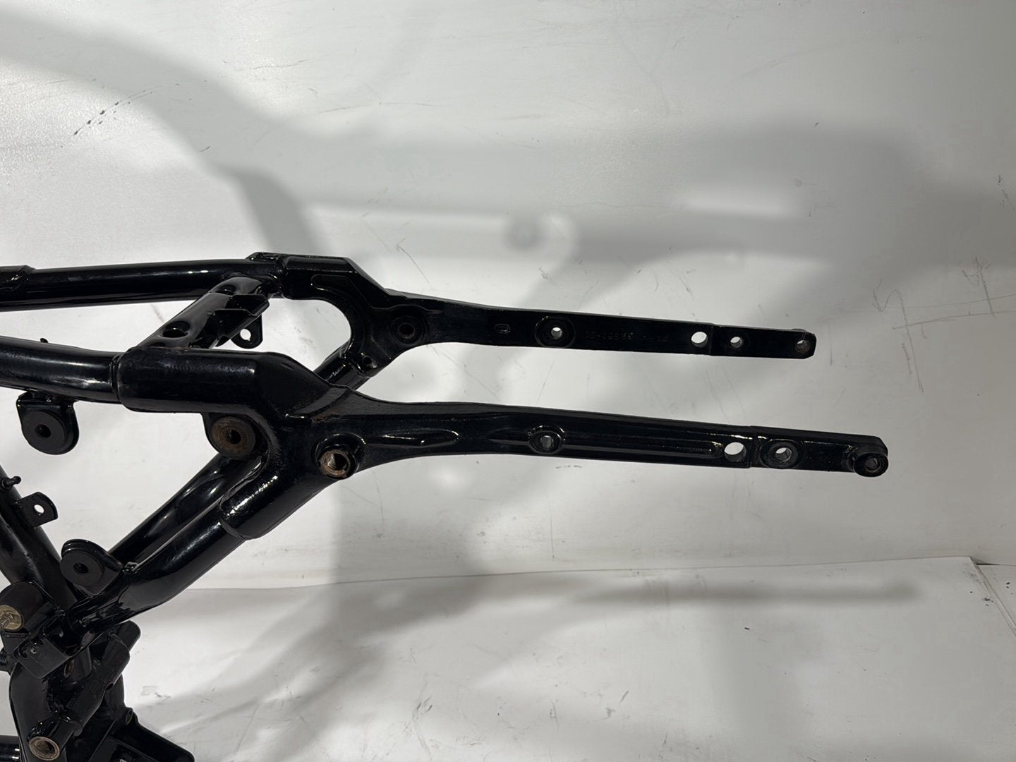 2001 Harley Sportster 883 Hugger XLH883 OEM Body Main Frame Chassis CLN CLR