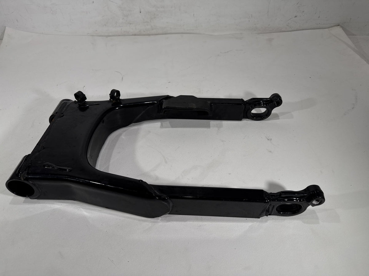 2004 Harley Road King Touring Classic OEM Rear Fork Swingarm Swing Arm