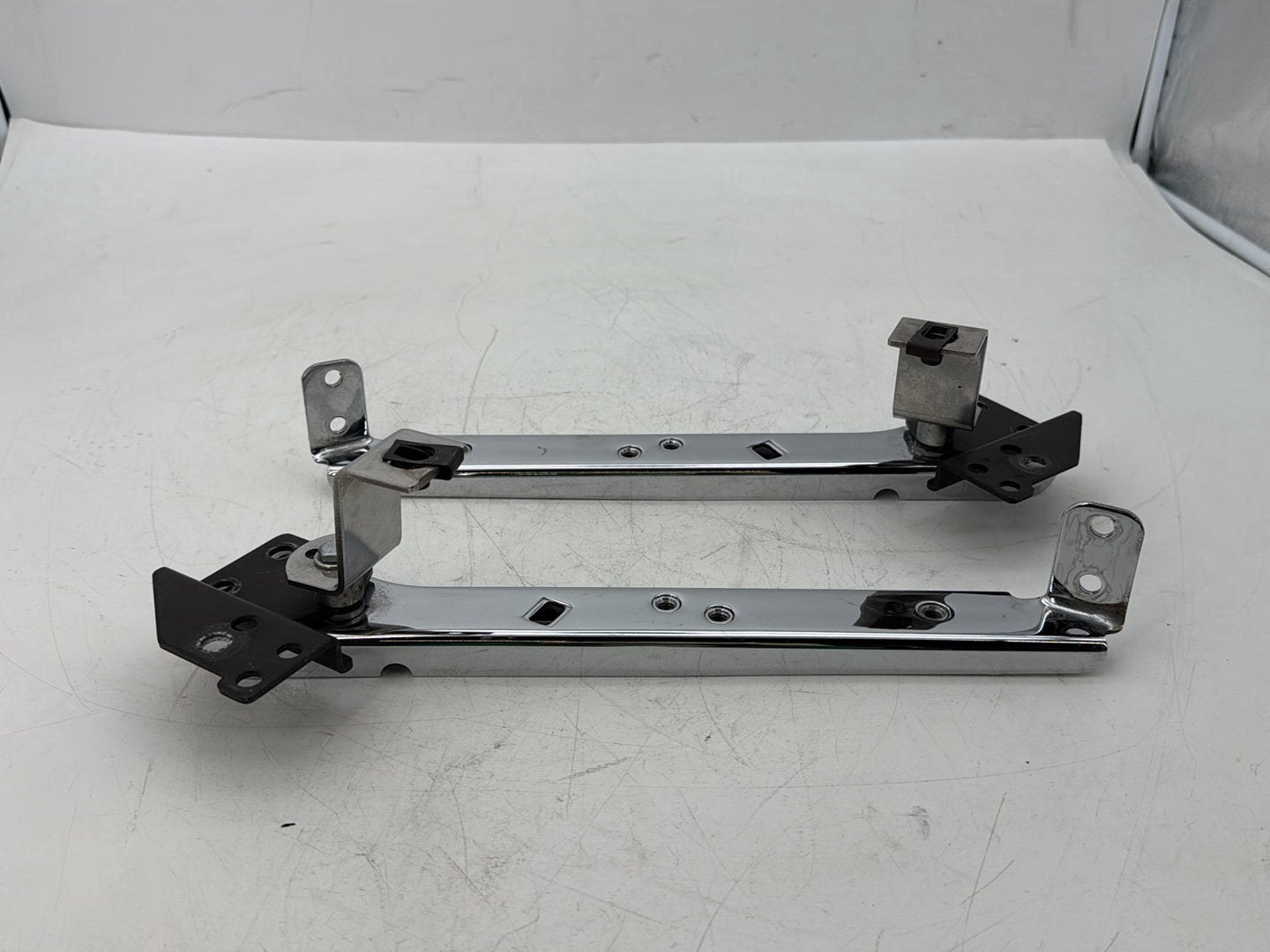 2005 Harley Touring FLHRCI Road King Classic OEM Rear Left & Right Saddlebag Fender Support