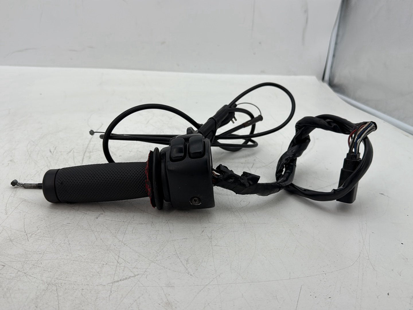 2007 Harley Touring FLHTCU Electra Glide Ultra OEM Right Engine Start Kill Switches Controls
