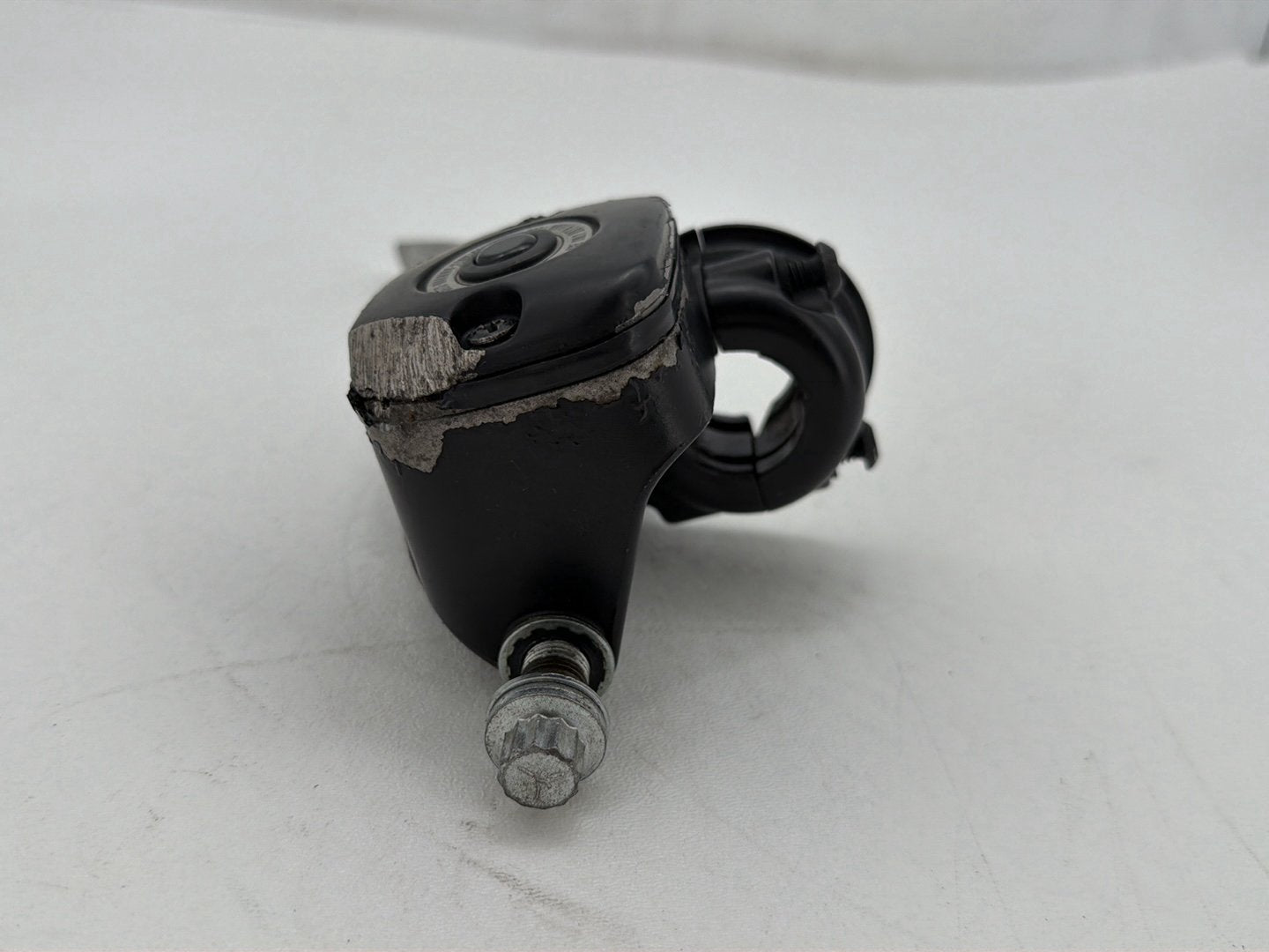 2011 Harley Heritage Softail Classic OEM Front Right Brake Lever Master Cylinder