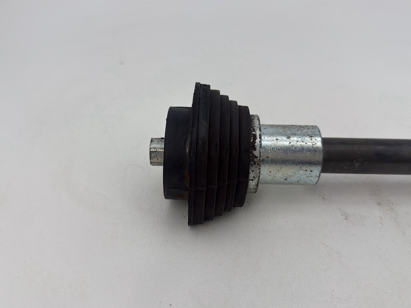 2007 - 2011 Harley-Davidson Touring Street Glide Rear Fork Swingarm Pivot Bolt Shaft 47505-02