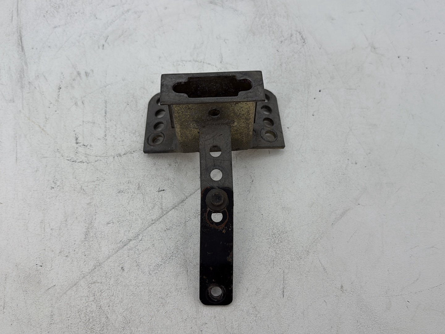 2003 Harley Electra Glide Touring Ultra FLHTCUI OEM Driver Rider Backrest Bracket Mount 52589-09A