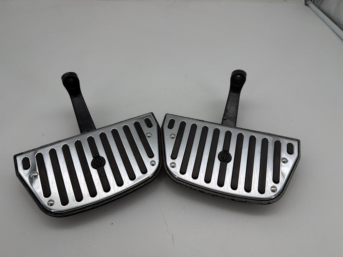 2006 Harley Electra Glide Touring Classic OEM Left & Right Passenger Floorboard Foot Rest