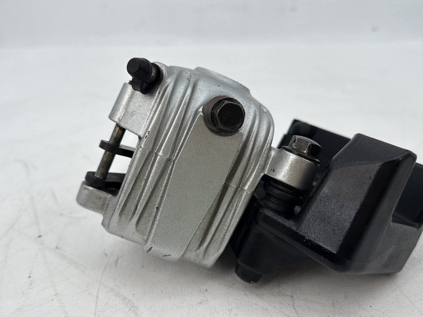2004 - 2013 Harley-Davidson Sportster 1200 Custom Rear Back Brake Caliper w/ Bracket 40968-05