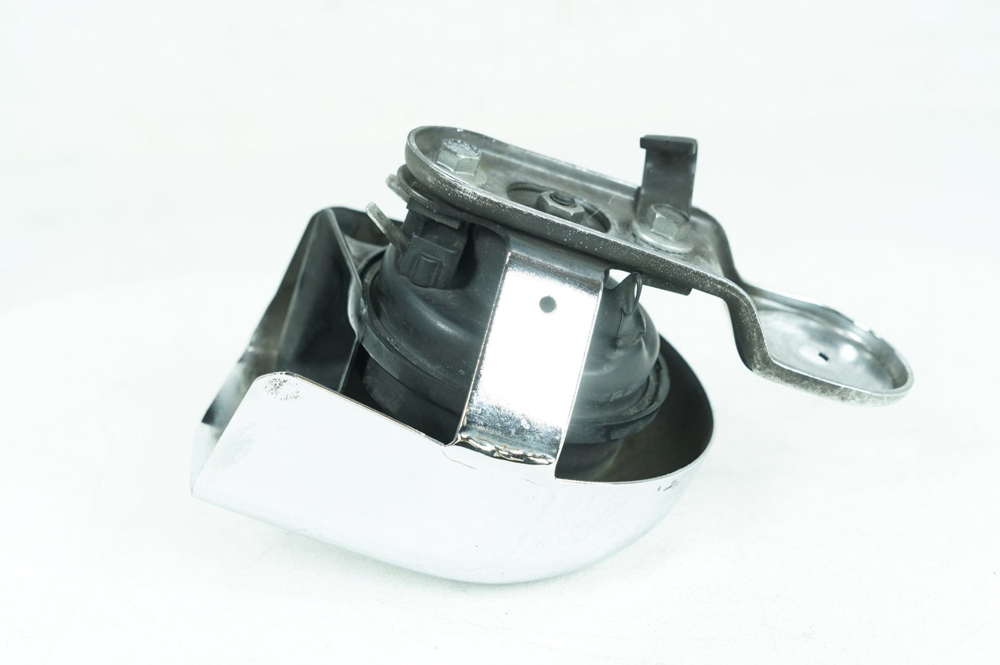 2007 - 2013 Harley-Davidson Softail Heritage Classic Horn Signal Klaxon Chrome Cover  	69012-93A
