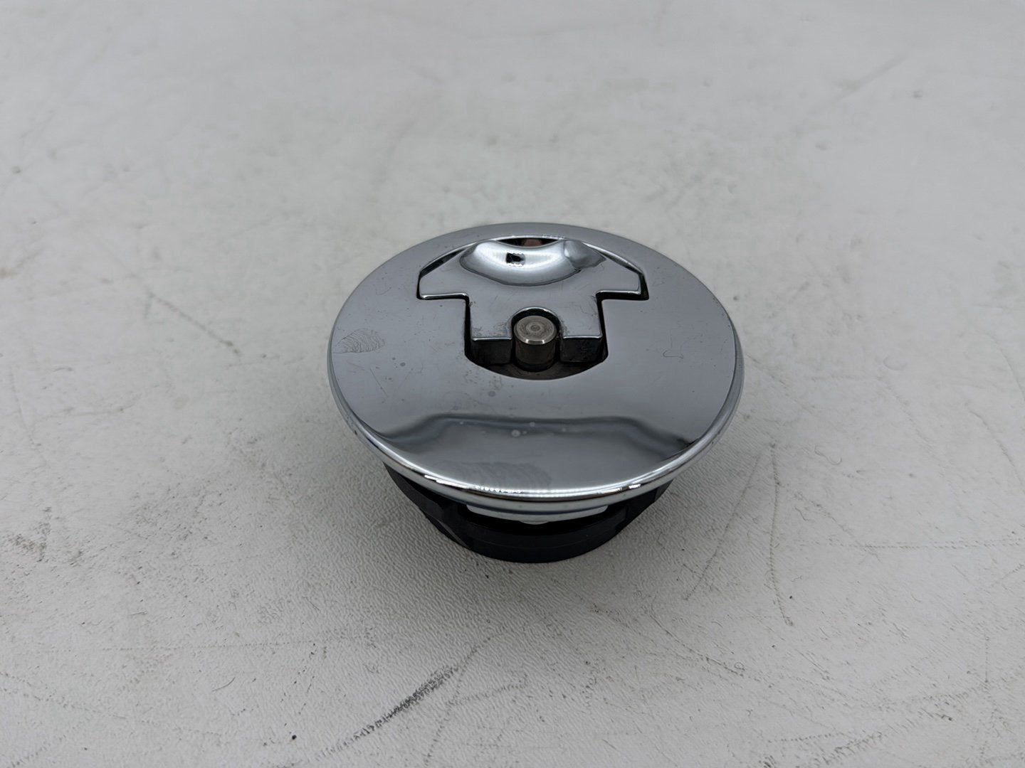 2007 - 2012 Harley-Davidson Dyna Super Glide Fuel Gas Tank Cap Bushing Hub 61553-04B