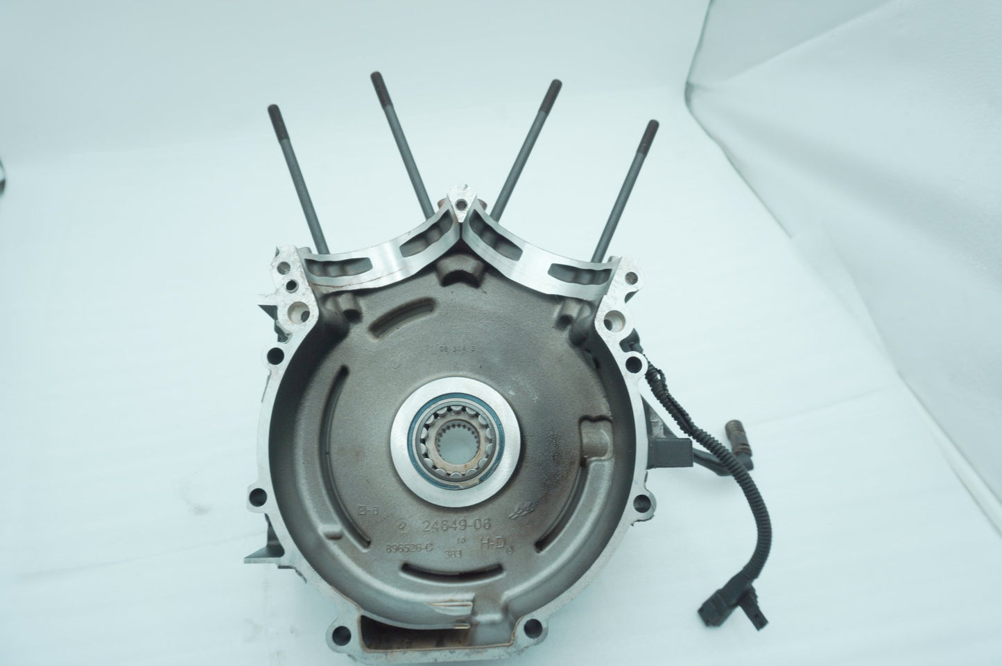 2007 - 2011 Harley-Davidson Touring Electra Glide Crankcase Shaft Engine Motor Cover 24649-06