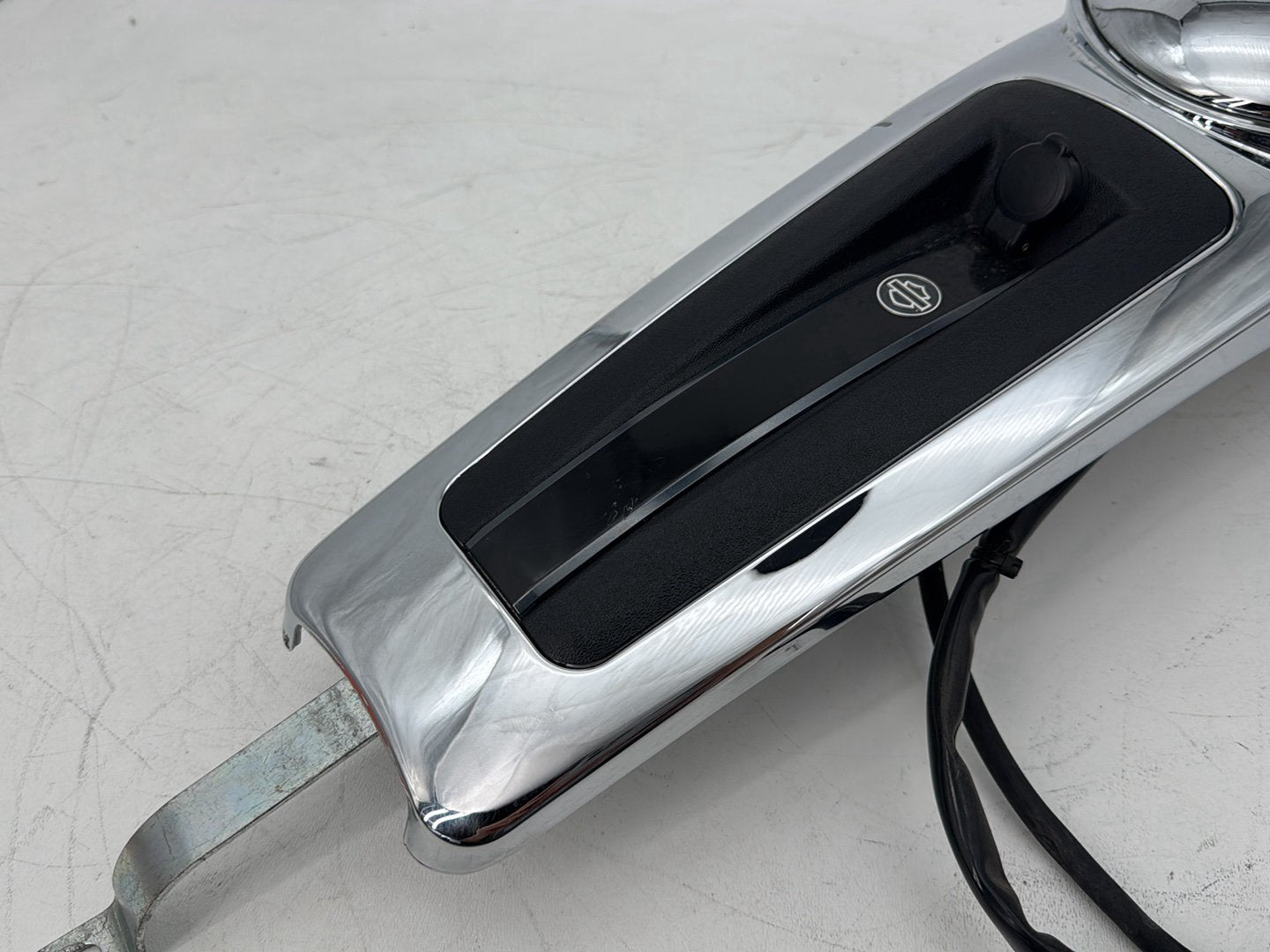 2008 - 2016 Harley-Davidson Touring Electra Glide Ultra Fuel Gas Tank Dash Console NOKey 61270-08