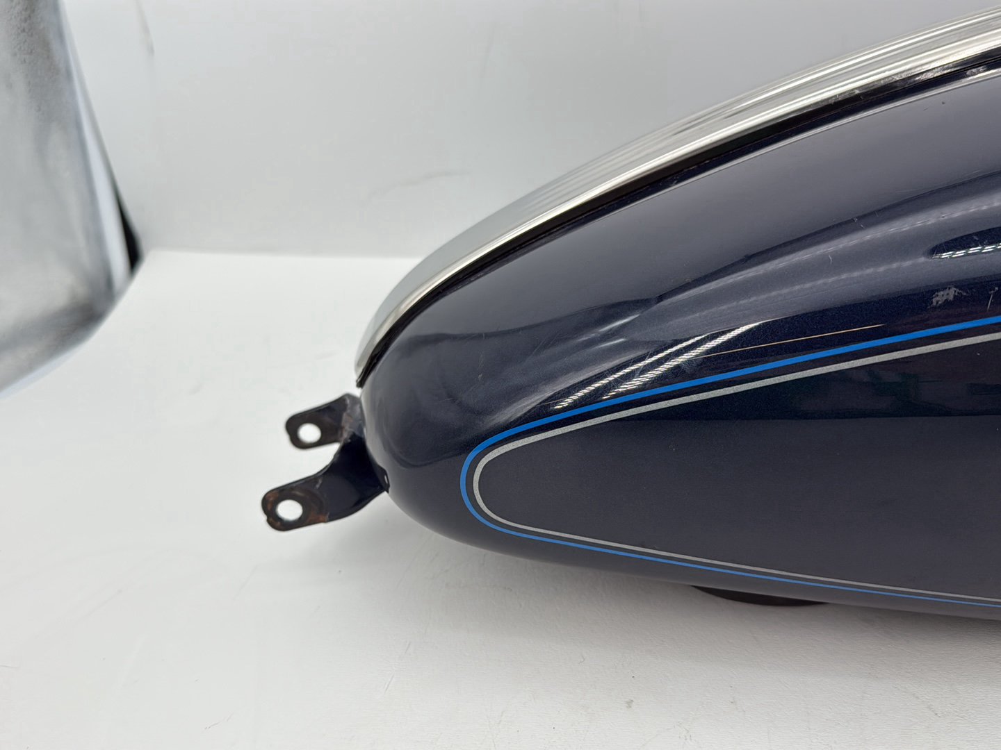 2009 Harley Sportster XL1200C 1200 Custom OEM Fuel Gas Tank Gasoline Reservoir