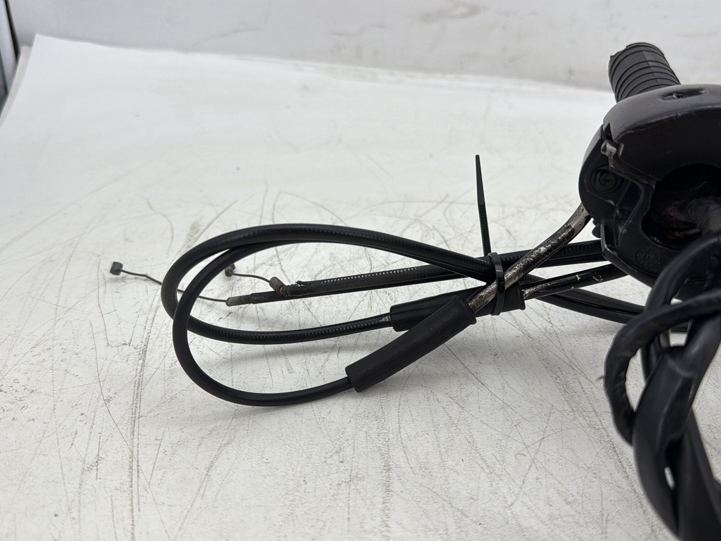 2004 Harley Sportster XL883C 883 Custom OEM Right Engine Start Kill Switches Controls
