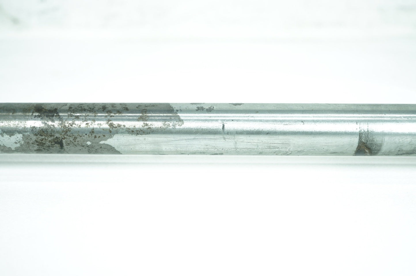 2008 - 2016 Harley-Davidson Touring Street Glide Rear Wheel Axle Bolt Shaft 41056-09