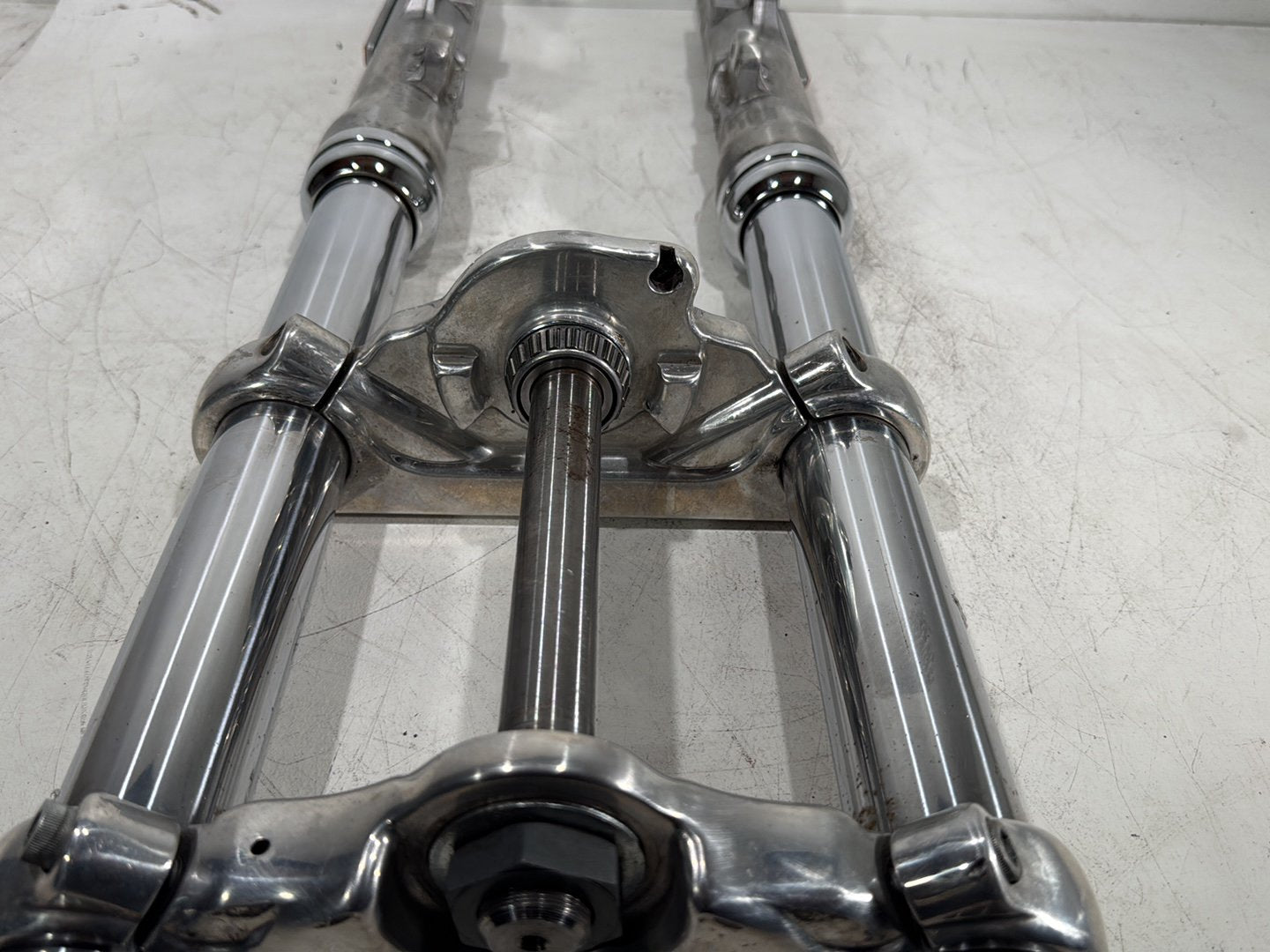 2015 Harley Dyna Low Rider FXDL OEM Front Triple Tree Set & LH RH Fork Legs Sliders