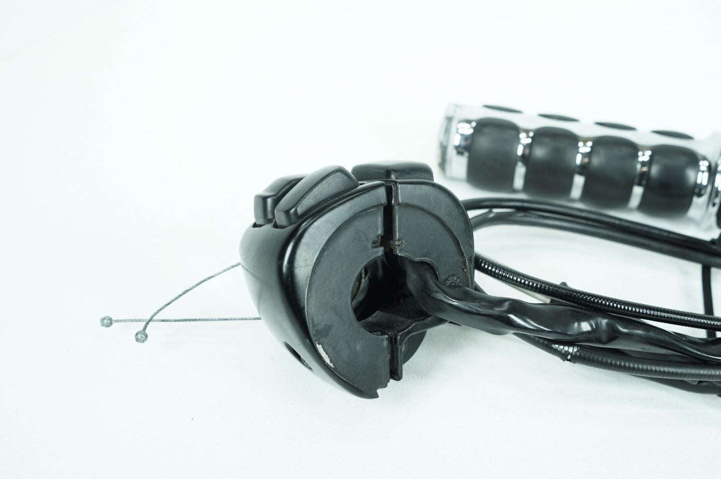 1991 - 2003 Harley-Davidson Sportster Custom Anniversary Right Engine Start Kill Switches Controls 71684-06A