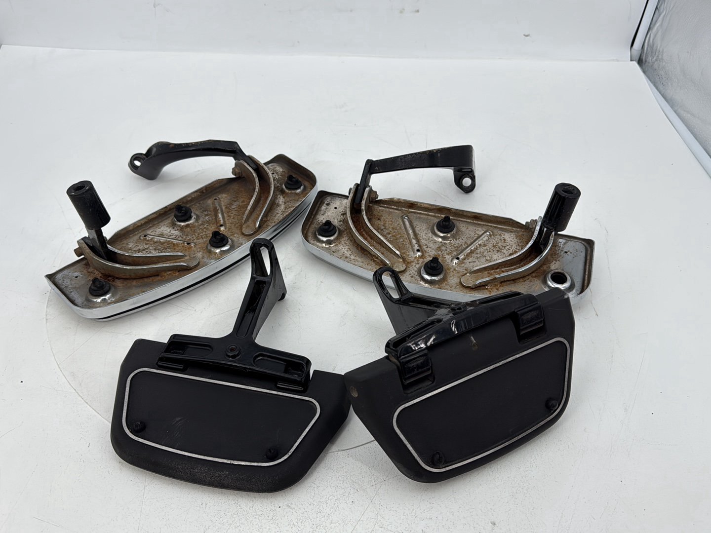 2007 - 2011 Harley-Davidson Touring Electra Glide Ultra Left Right Driver & Pass Floorboard Foot Rest 50621-06