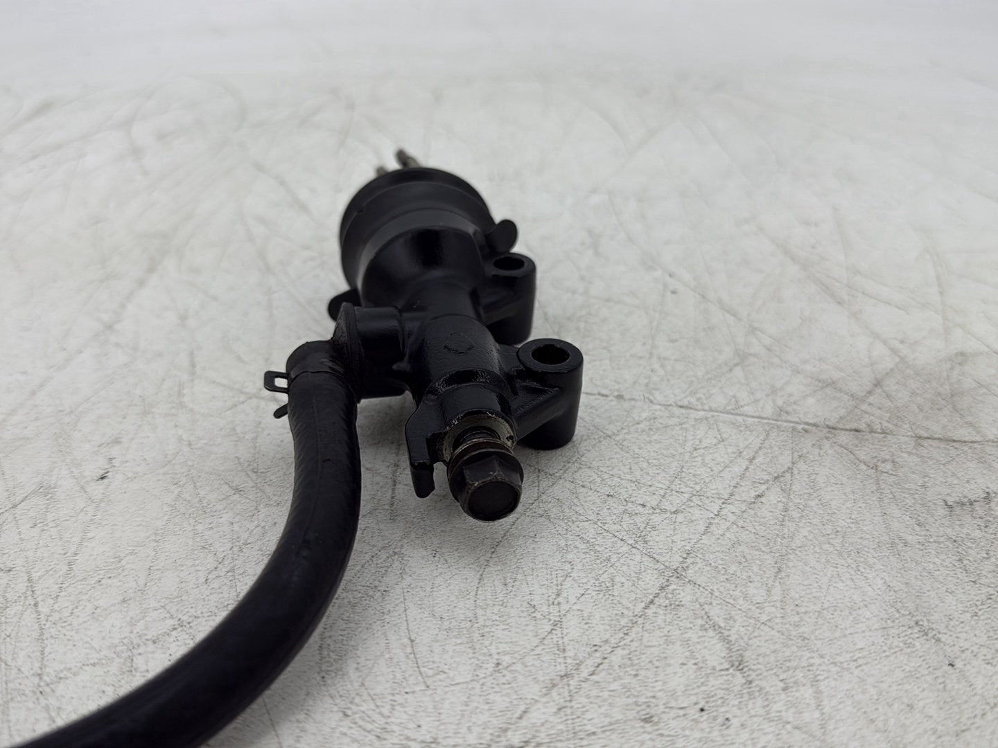 06 Harley Sportster XL883L 883 Low Rear Brake Master Cylinder Bottle Brake Line