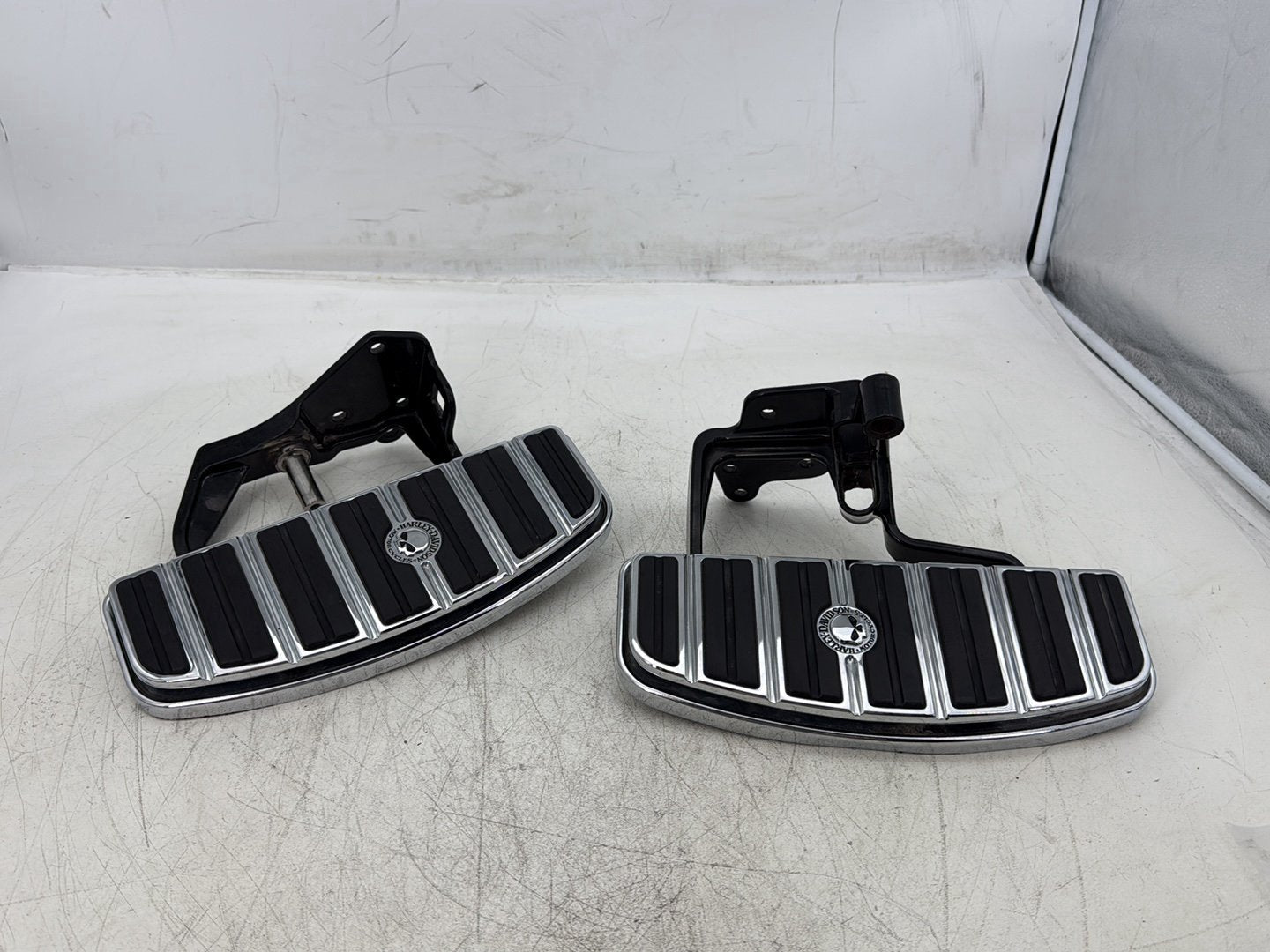 2000 Harley Softail FLSTC Heritage Classic OEM Left Right Driver Floorboard Foot Rest
