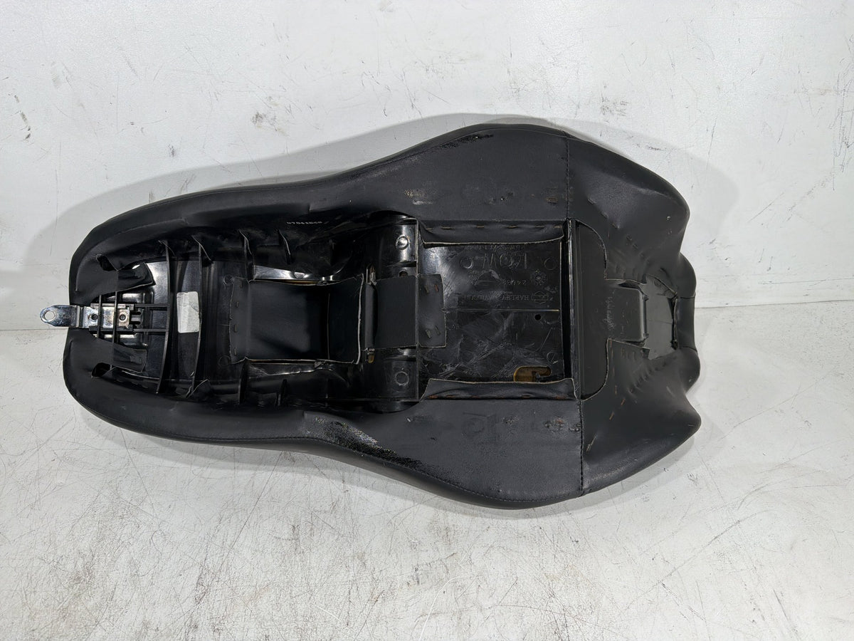 2010 Harley Street Glide Touring FLHX OEM Passenger Rider Driver Seat Saddle