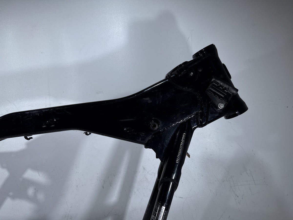 2009 Harley Electra Glide Touring CVO Screamin OEM Body Main Frame Chassis SLVG