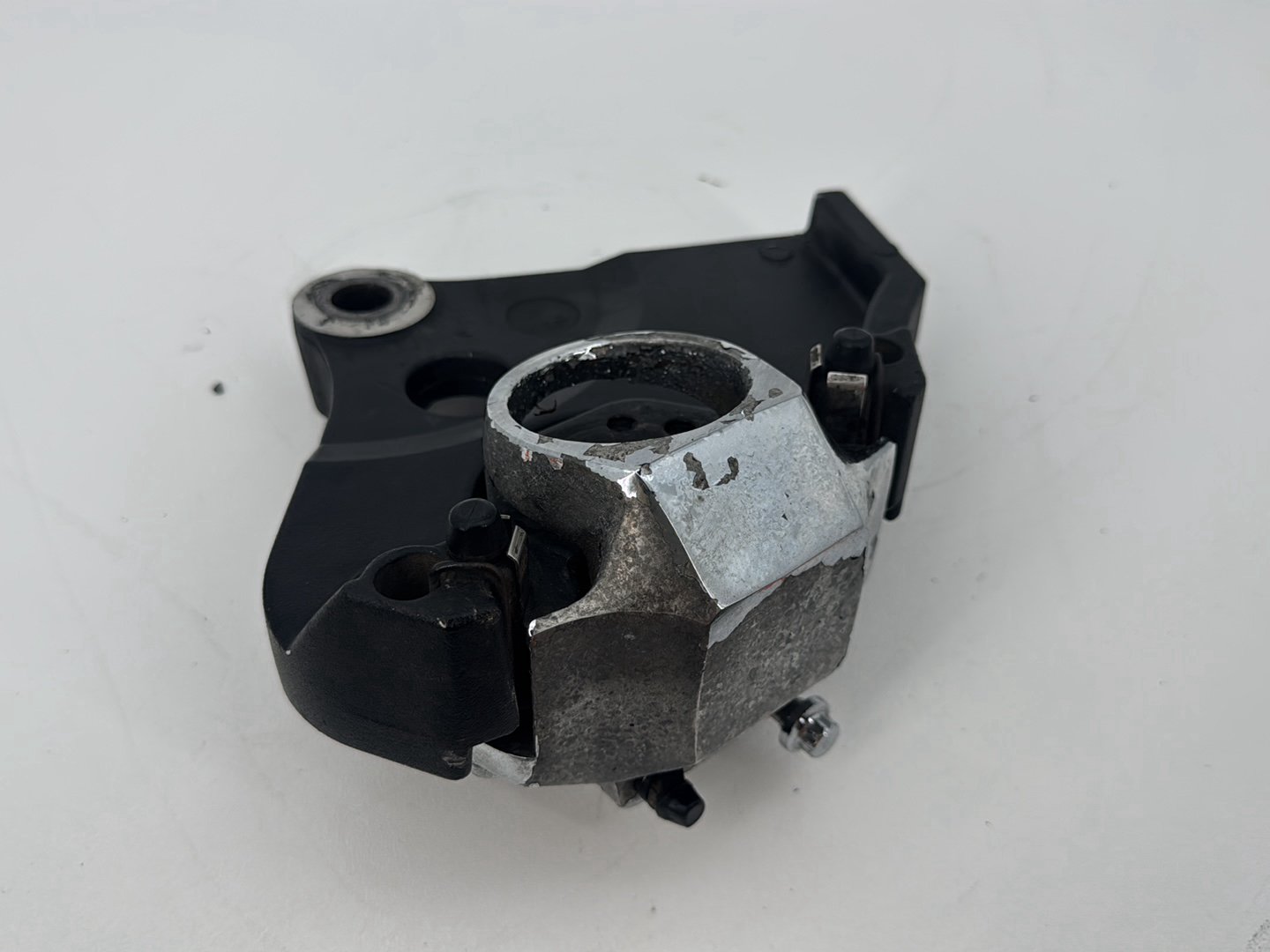 1999 - 2006 Harley-Davidson Dyna Low Rider Rear Back Brake Caliper w/ Bracket