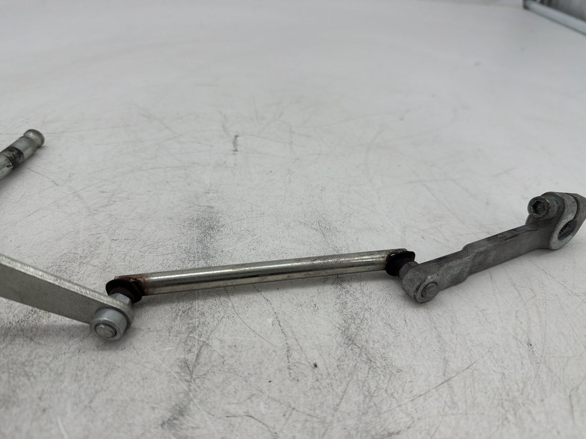 2017 Harley Dyna Street Bob FXDB OEM Gear Shifter Lever w/ Rod linkage