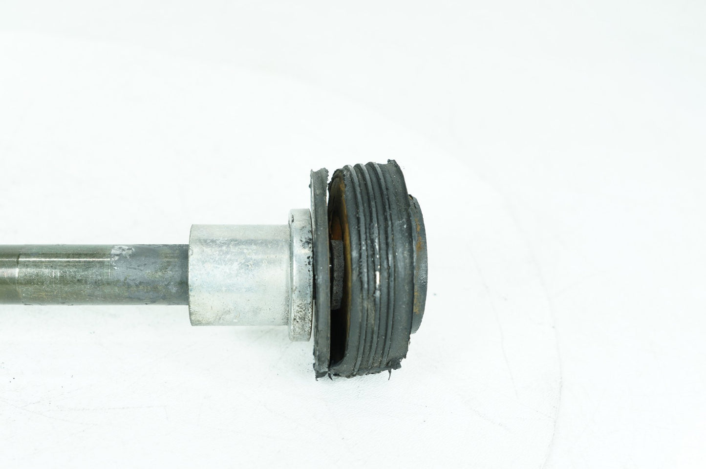 1999 - 2006 Harley-Davidson Touring Street Glide Rear Fork Swingarm Pivot Bolt Shaft 47505-02