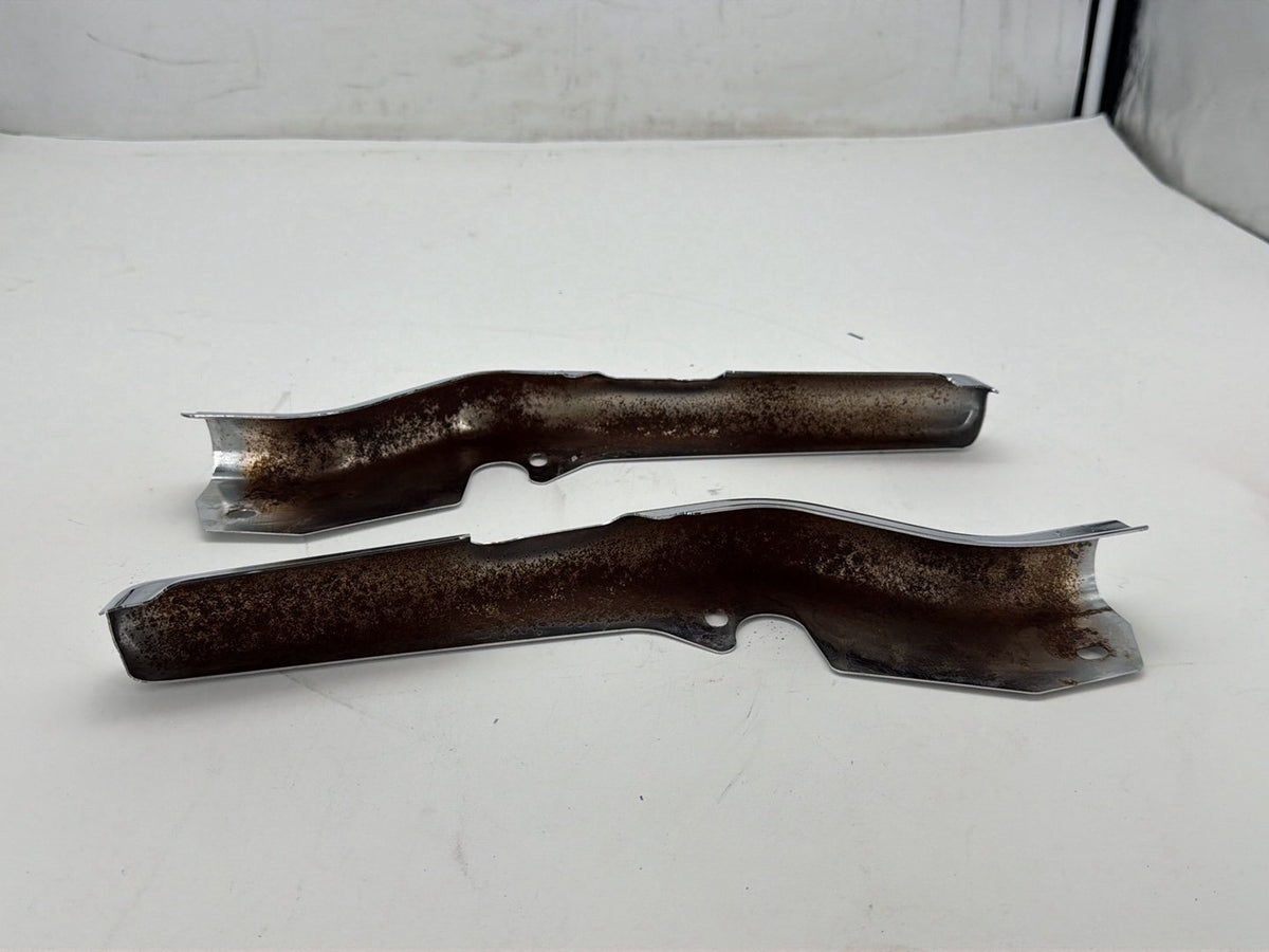 2008 Harley Electra Glide Ultra FLHTCU Rear Fender Struts Bracket OEM