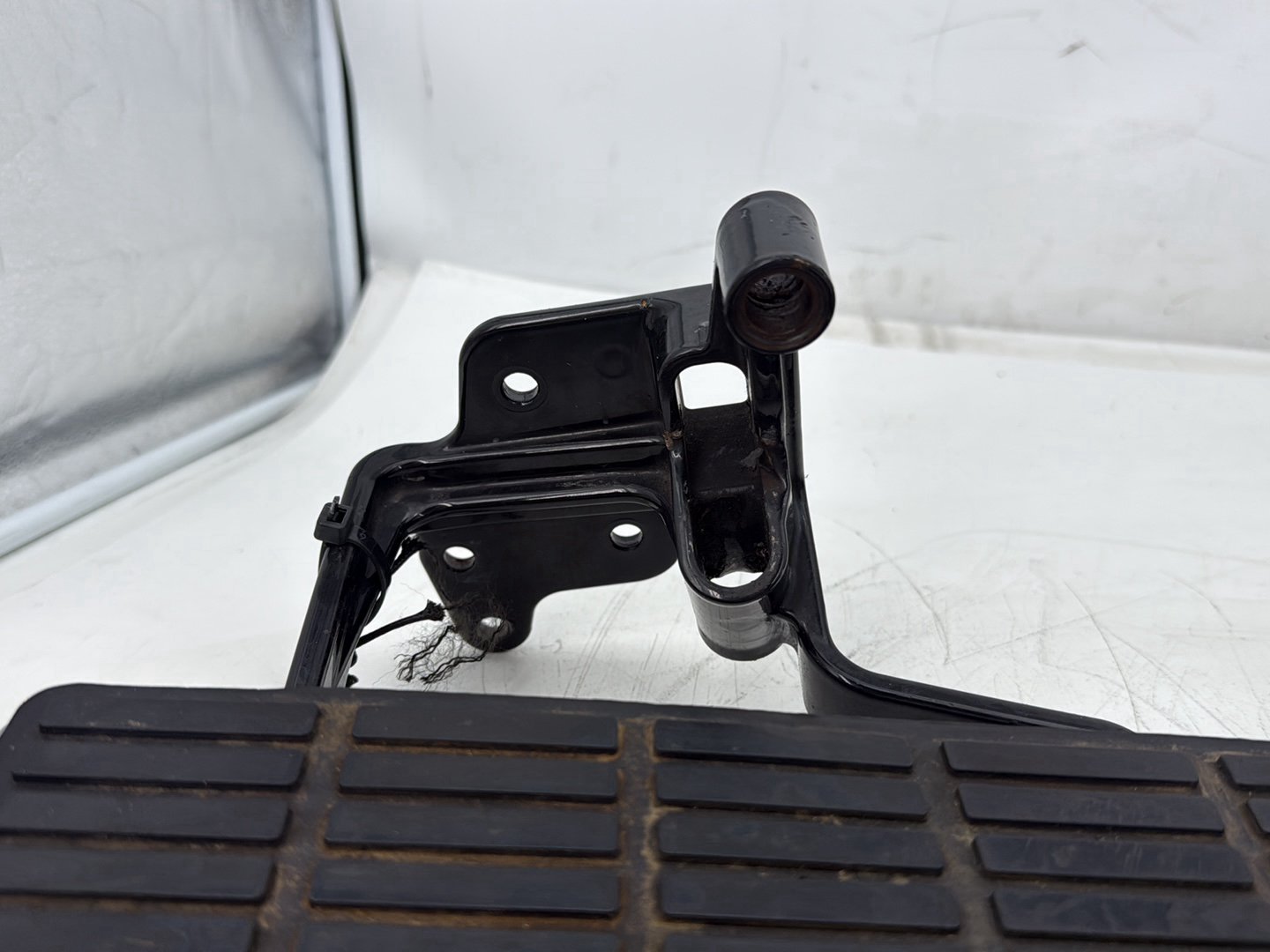 2005 Harley Heritage Softail Classic OEM Left Right Driver Floorboard Foot Rest