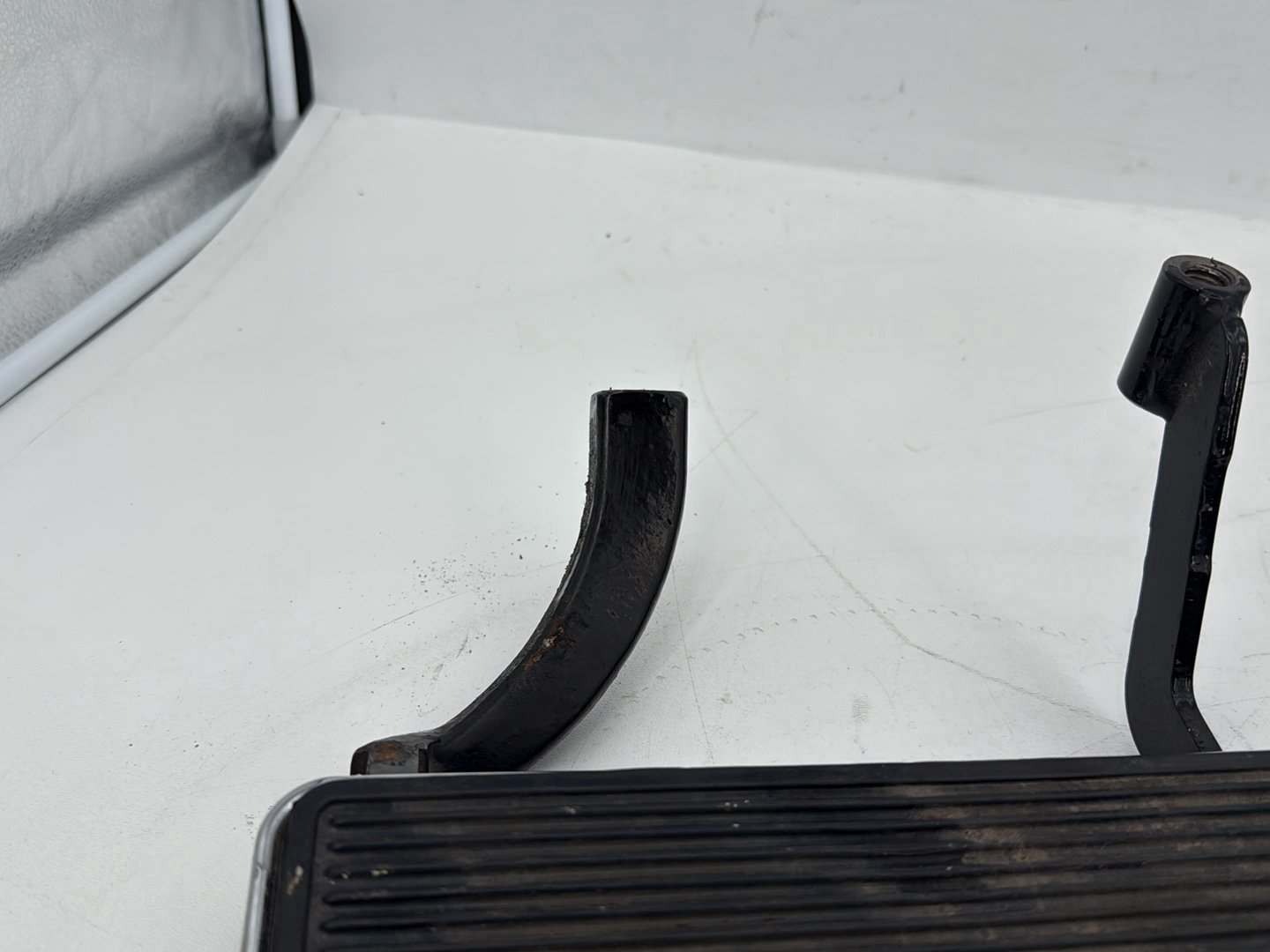 2007 - 2012 Harley-Davidson Touring Electra Glide Ultra Left Right Driver Floorboard Foot Rest 50621-06