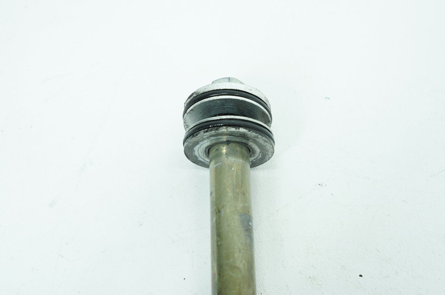 1999 - 2006 Harley-Davidson Dyna Wide Glide Rear Fork Swingarm Pivot Bolt Shaft 47817-00