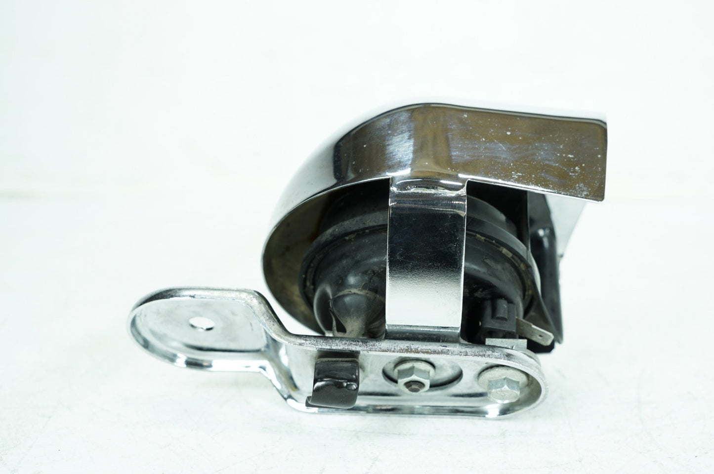 2007 - 2016 Harley-Davidson Touring CVO Electra Screamin Eagle Horn Signal Klaxon Chrome Cover 69060-90F