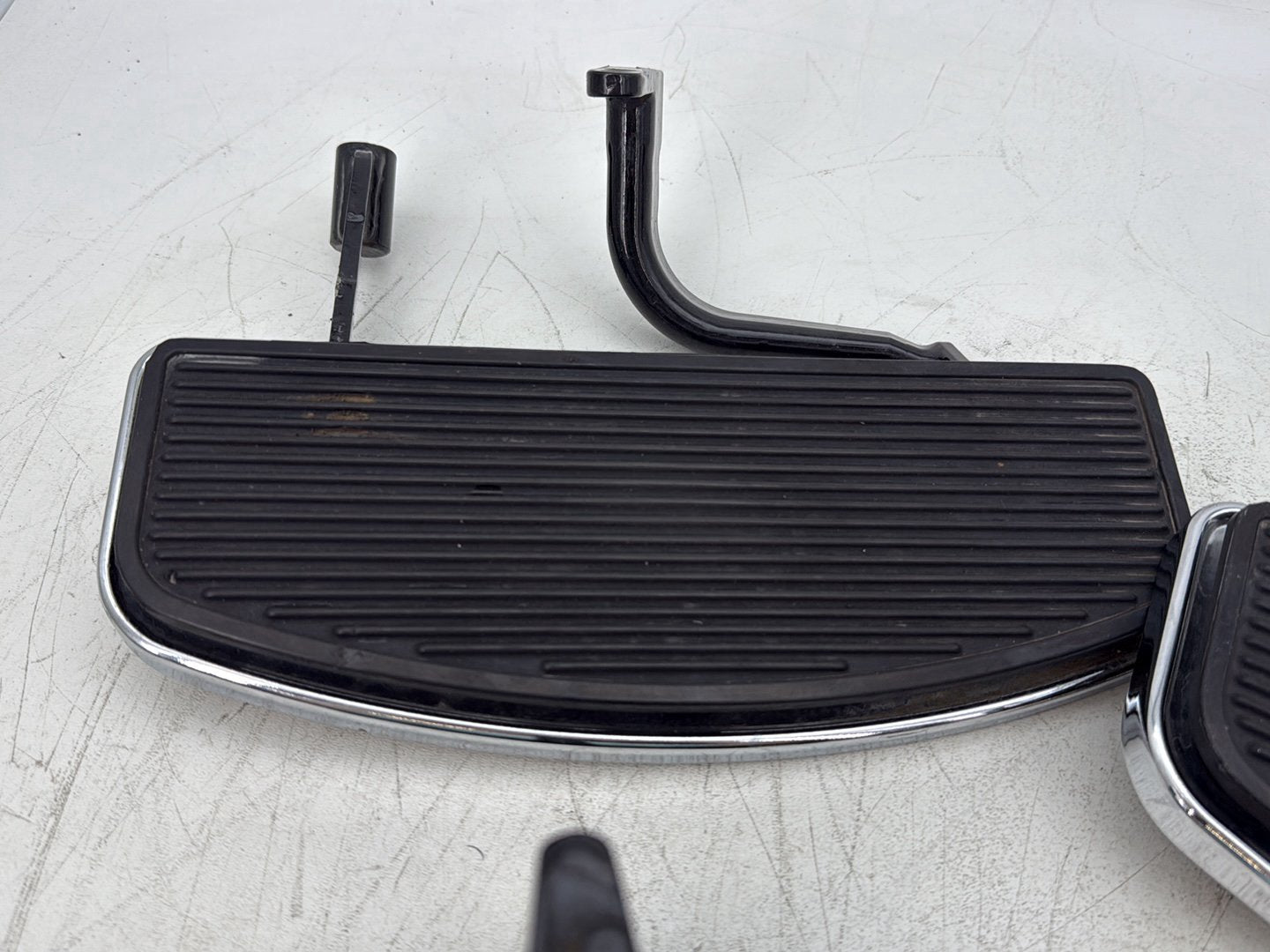 2007 Harley Electra Glide Touring Left Right Driver &amp; Pass Floorboard Foot Rest