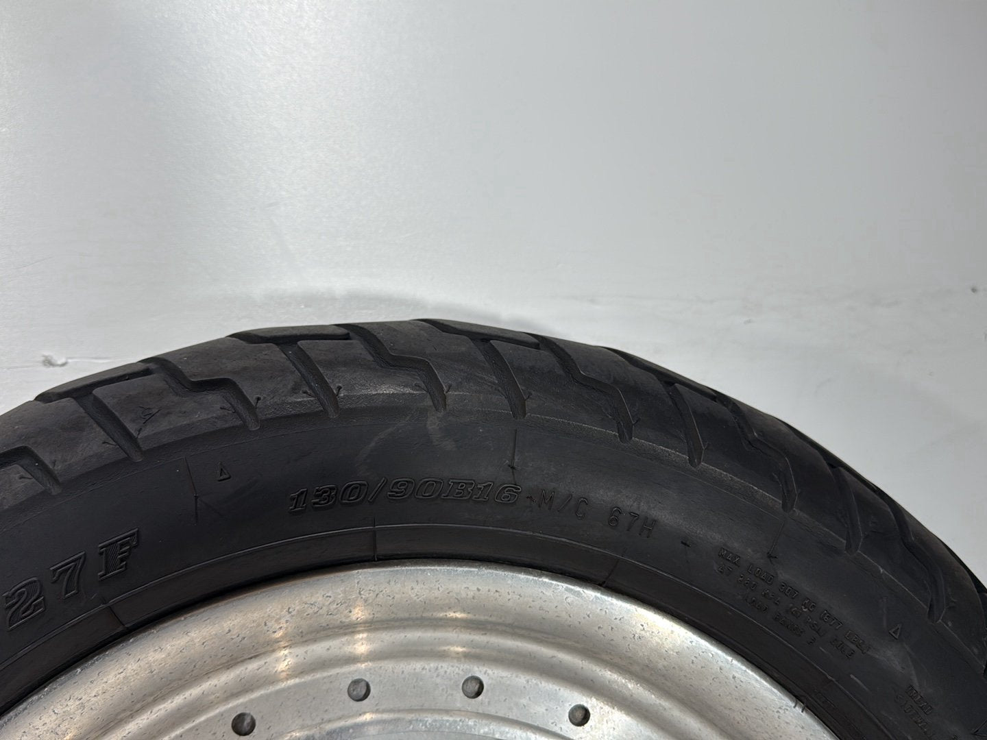 2010 Harley Dyna Fat Bob FXDF OEM Front & Rear Wheel Rim Tire 16"