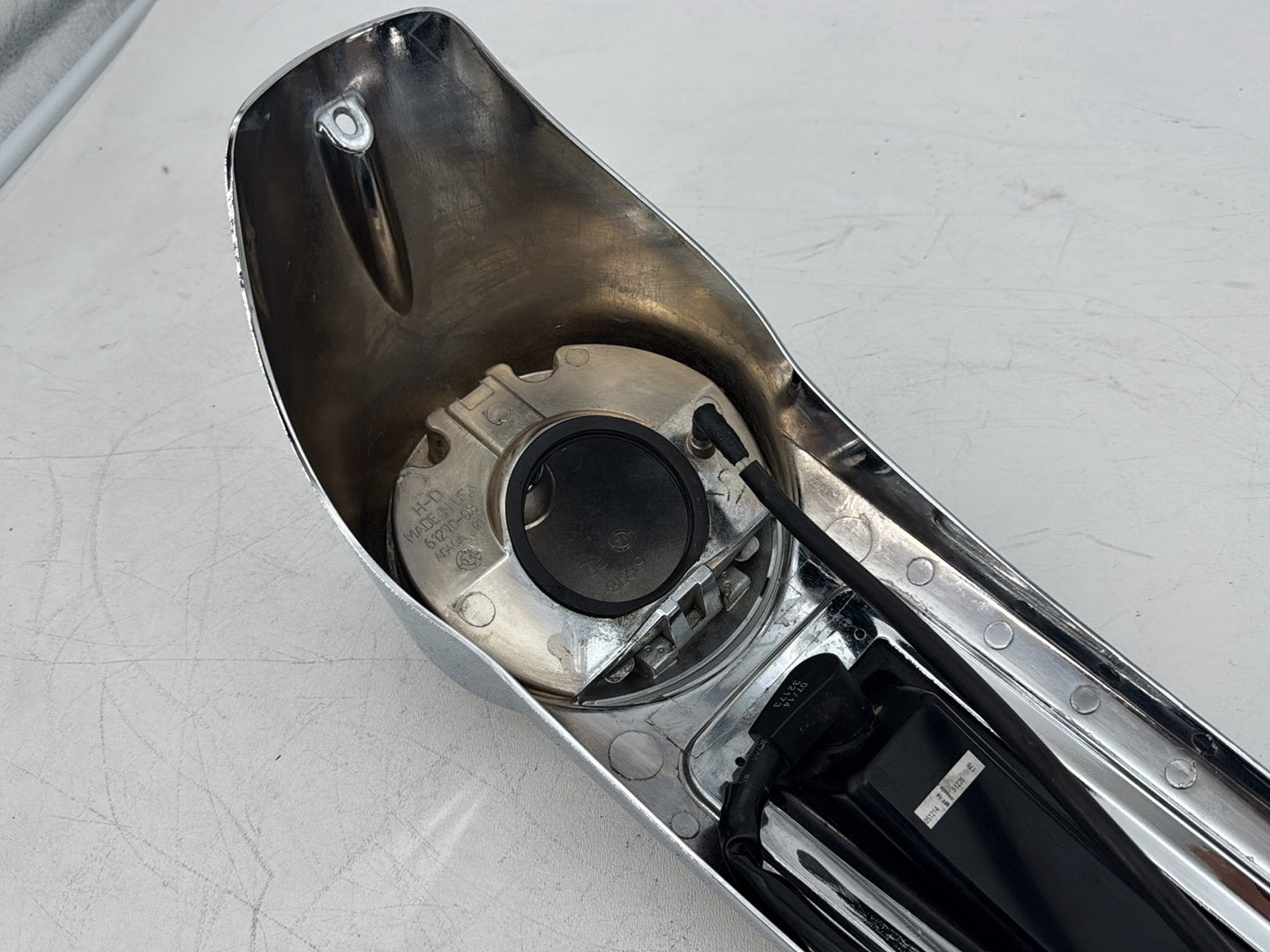 2008 - 2016 Harley-Davidson Touring Electra Glide Ultra Fuel Gas Tank Dash Console NOKey 61270-08