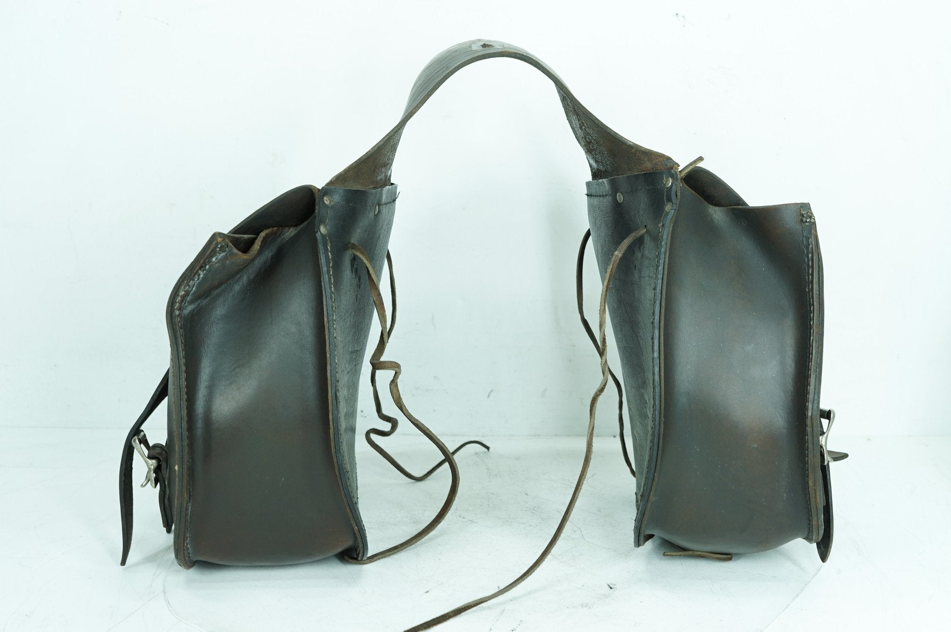 1984 - 1990 Harley-Davidson Sportster  Rear Left Right Saddlebags Luggage Leather Vintage