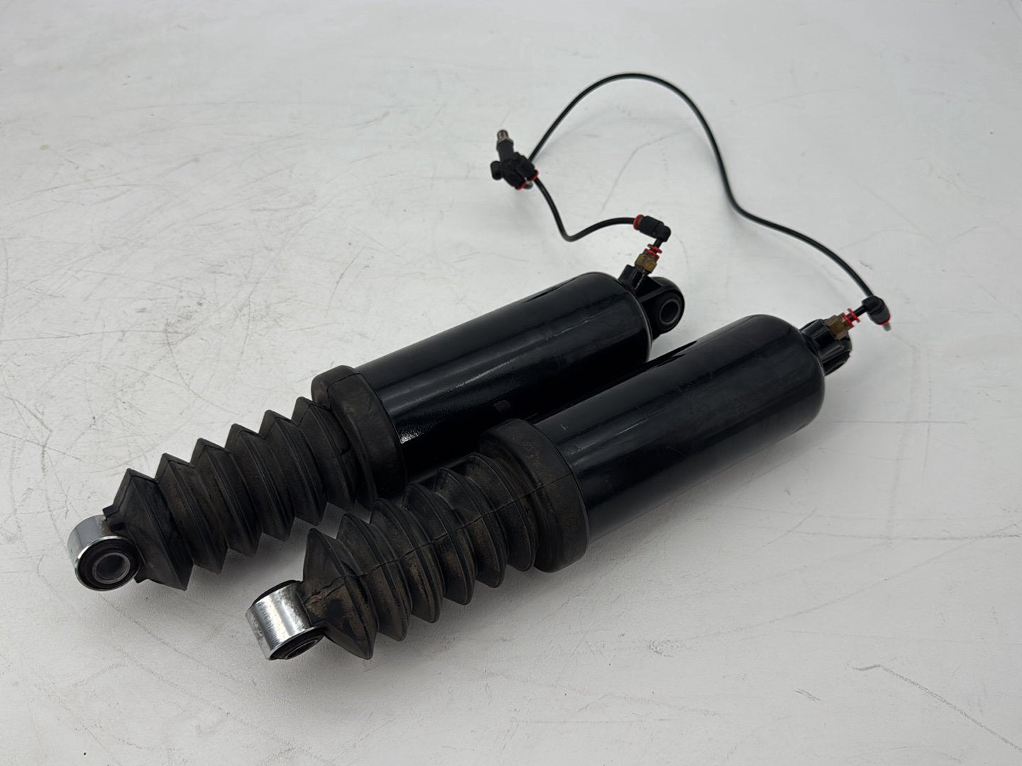 2008 - 2016 Harley-Davidson Touring Electra Glide Ultra Rear Left Right Shock Absorbers 54000036