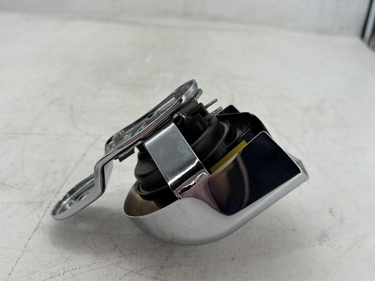 2009 Harley Dyna Street Bob FXDB OEM Horn Signal Klaxon Chrome Cover
