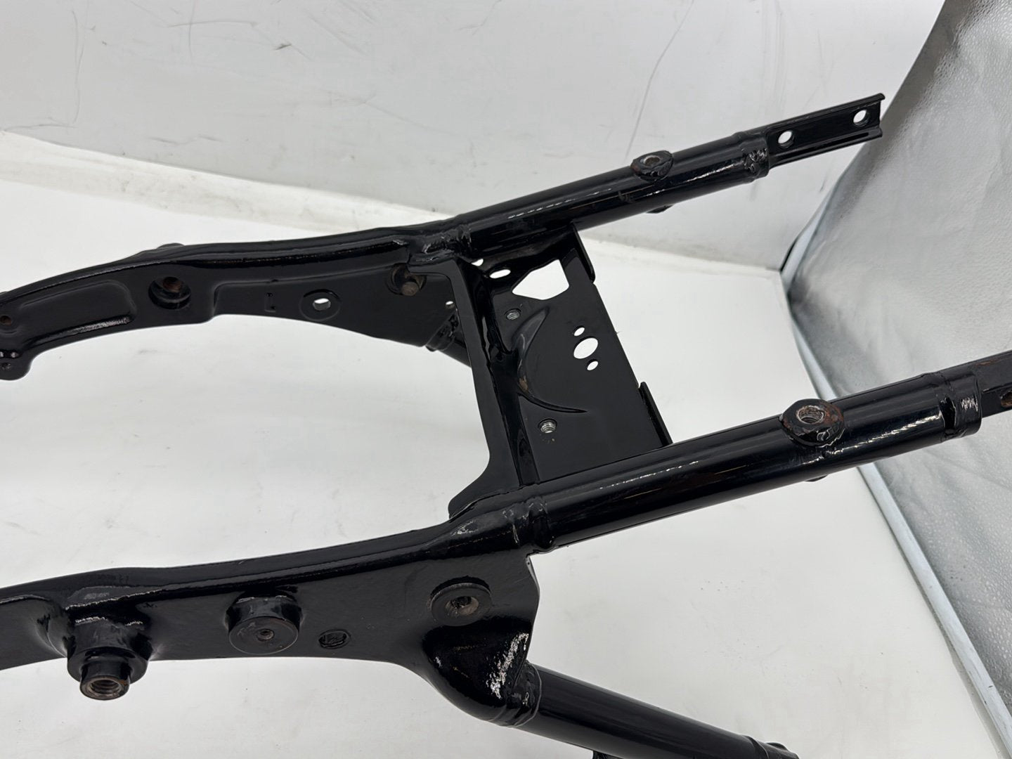 11 Harley Road King Touring Classic OEM Rear Back Sub Frame Rail Bar 48079-09BHP