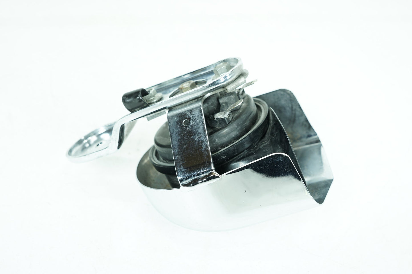 2007 - 2011 Harley-Davidson Touring Street Glide Horn Signal Klaxon Chrome Cover 69012-93A