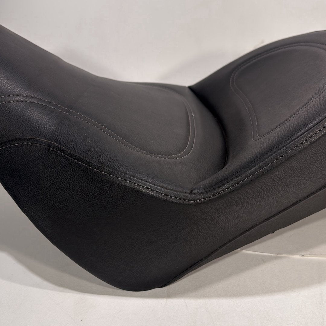 2017 - 2026 Harley-Davidson Softail Heritage Classic 114 Passenger Rider Driver Seat Saddle SADDLEMEN