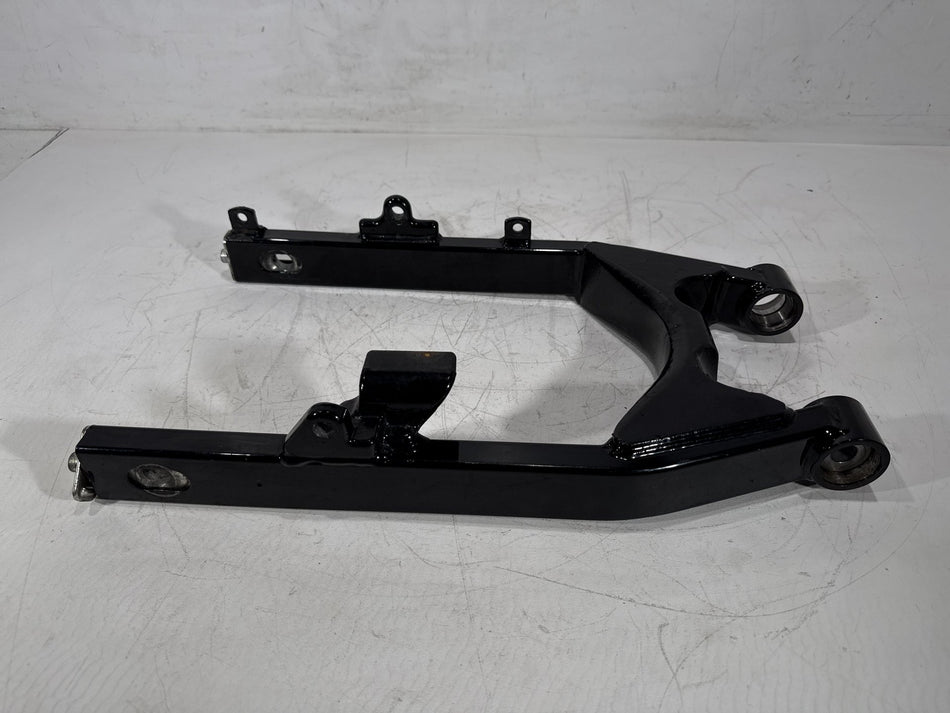 2005 Harley Dyna Super Glide Custom FXDC OEM Rear Fork Swingarm Swing Arm