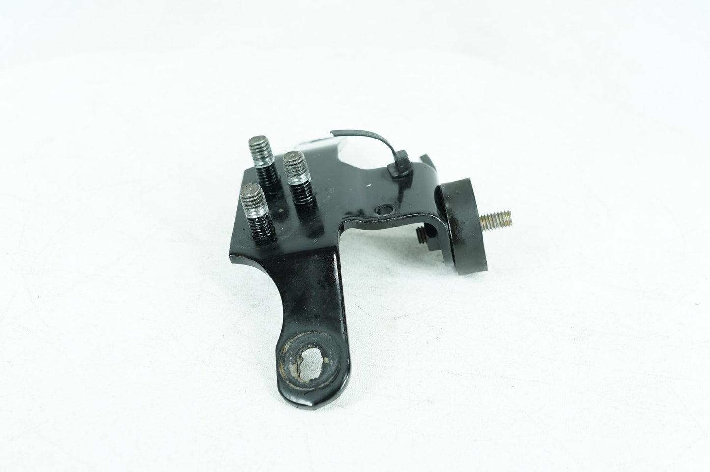 1999 - 2006 Harley-Davidson Softail Heritage Classic Engine Motor Mount Bracket  	69046-01