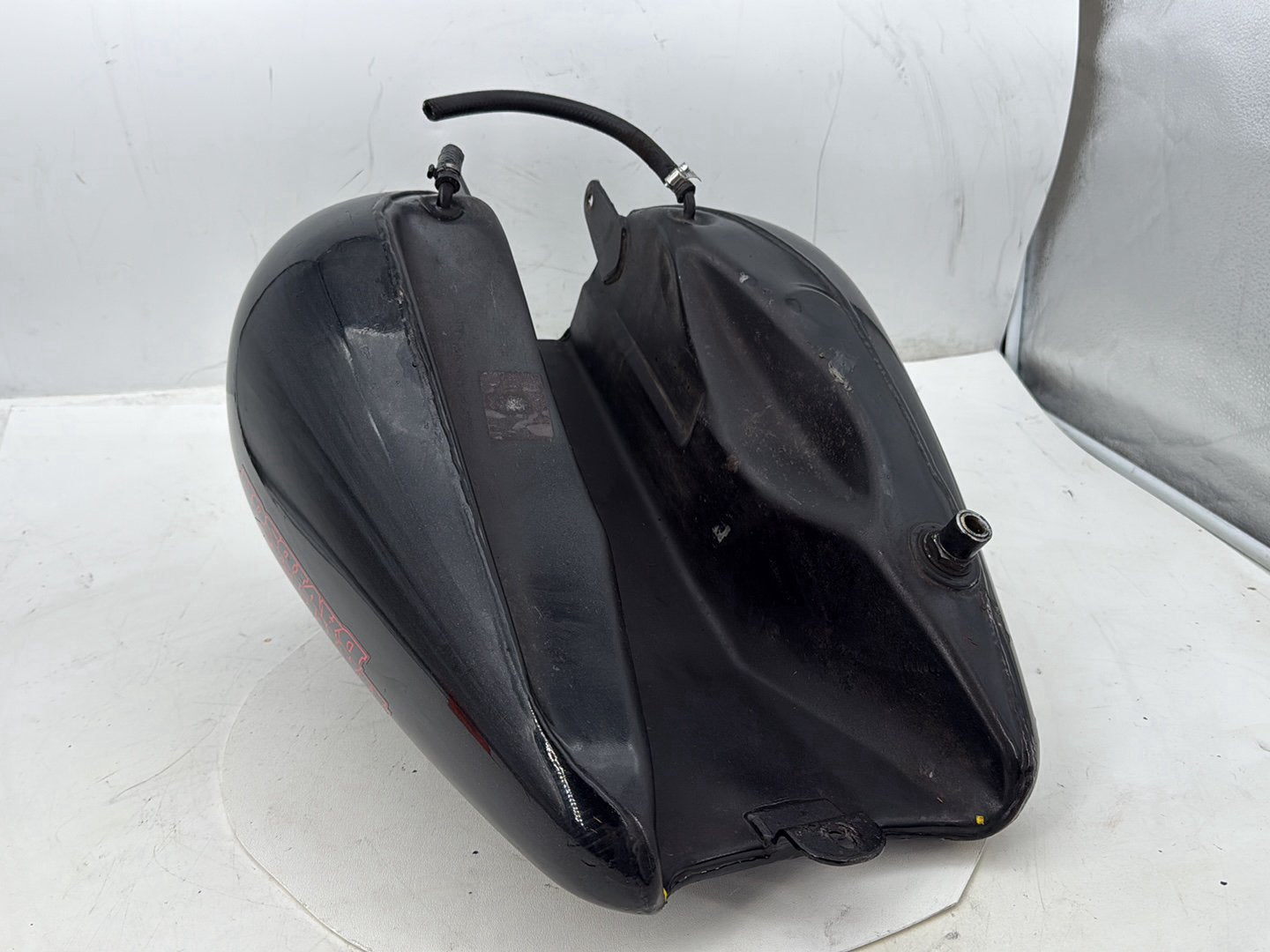 2005 Harley Road Glide Touring FLTRI OEM Fuel Gas Tank Gasoline Reservoir