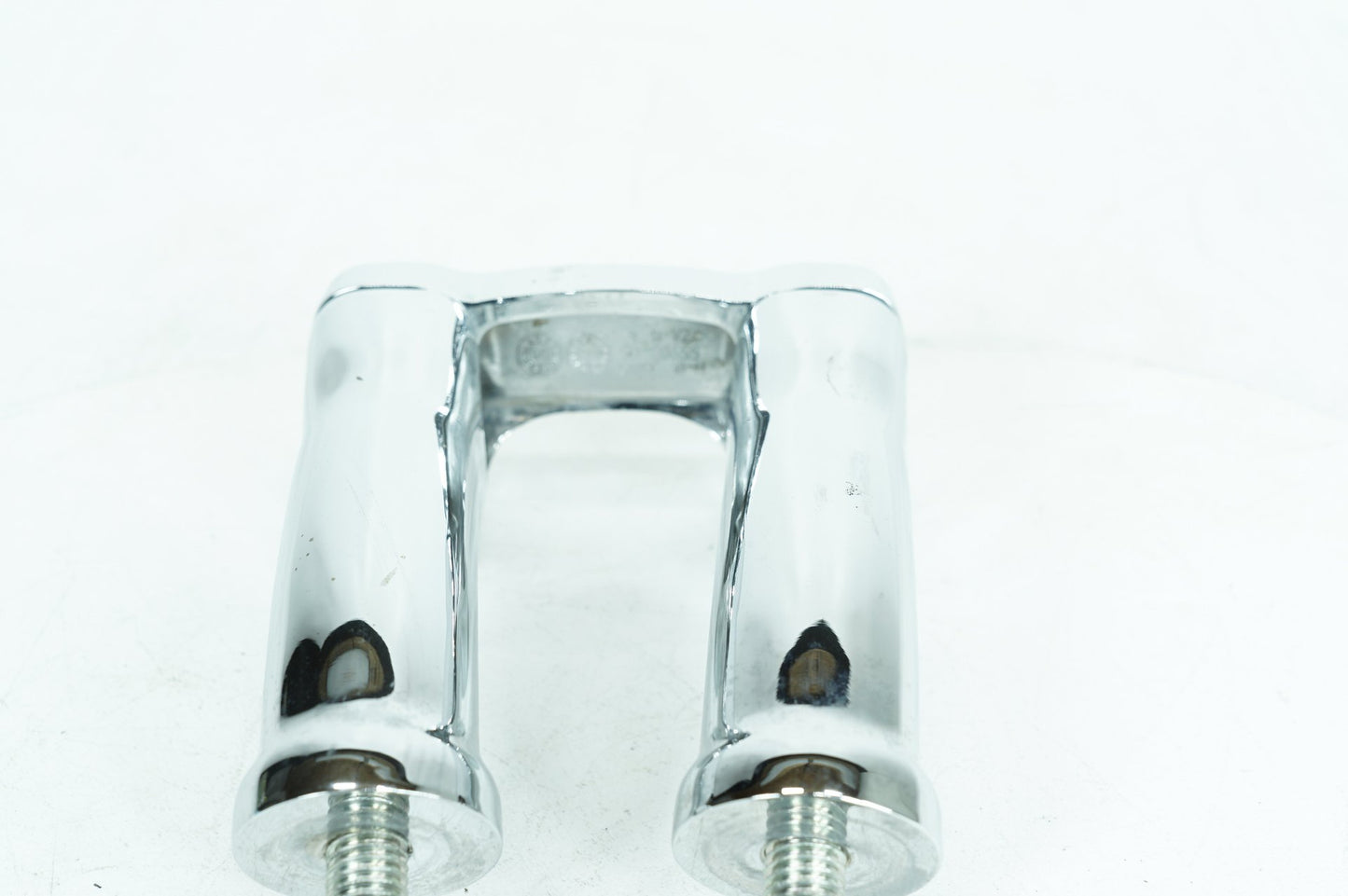 1999 - 2006 Harley-Davidson Softail Deluxe Front Handlebar Riser Top Clamp Chrome 55903-05