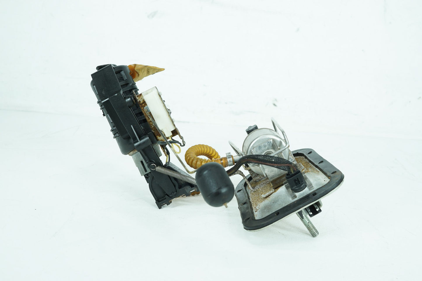 1999 - 2006 Harley-Davidson Softail Heritage Fuel Pump Gas Gasoline Petrol Sending 62897-01B