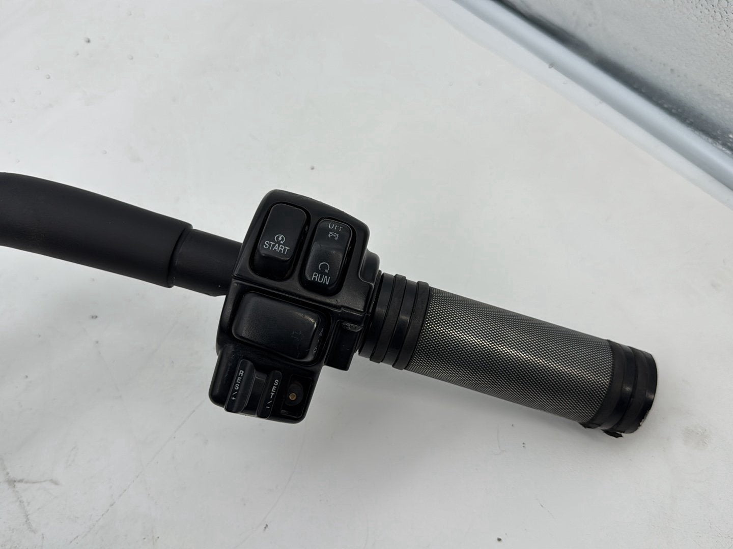2007 - 2012 Harley-Davidson Touring Road Glide Handlebars Left Right Switches Controls 	71567-96