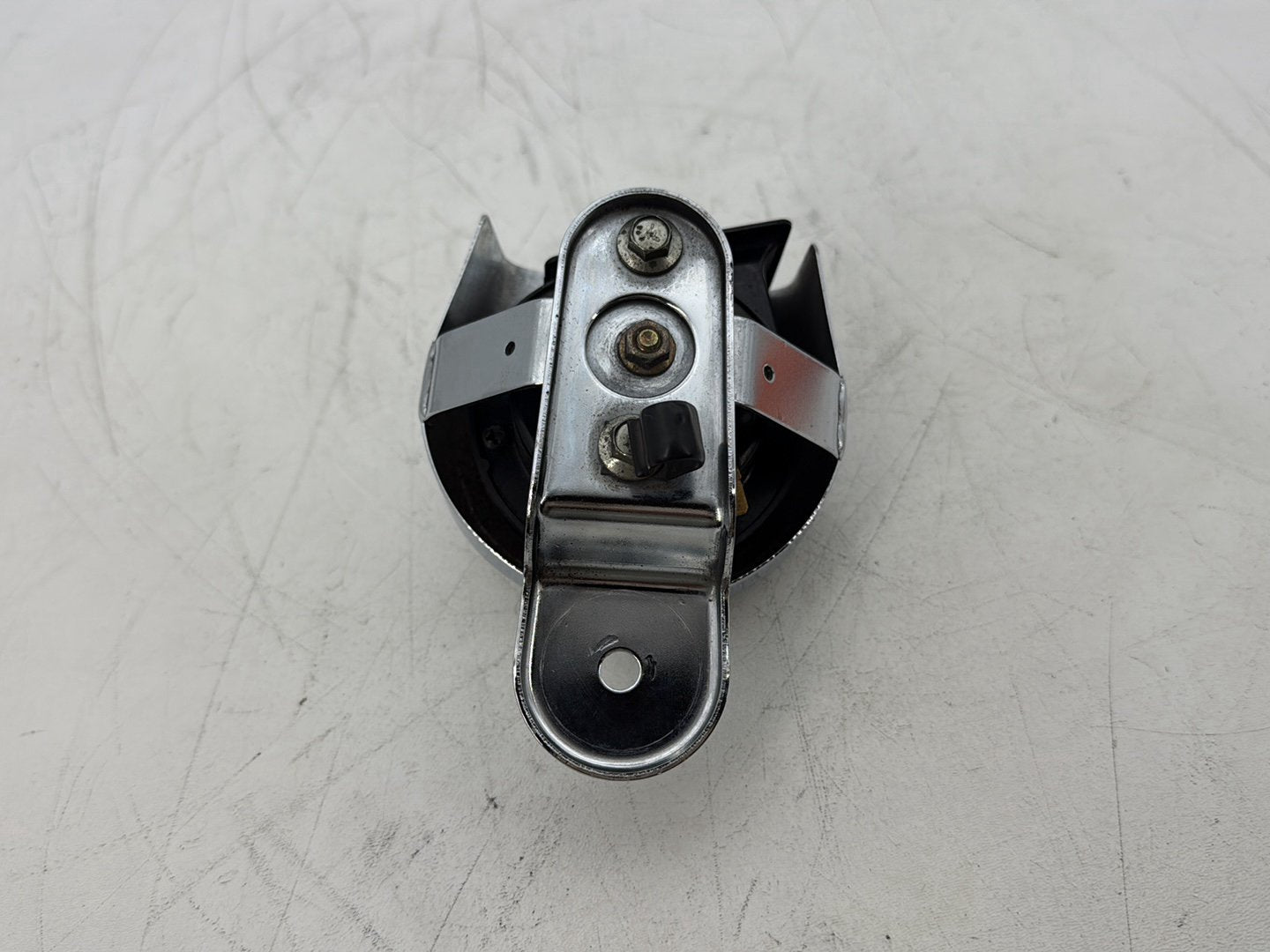 2005 Harley Heritage Softail Classic FLSTCI OEM Horn Signal Klaxon Chrome Cover