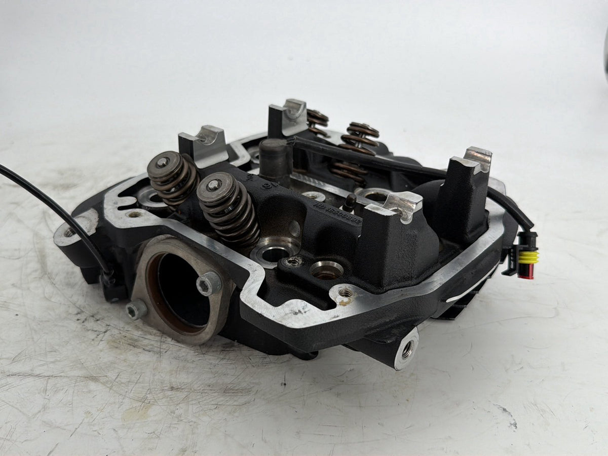 2017 Harley Touring FLHXS Street Glide OEM Front Twin Cam Engine Cylinder Head