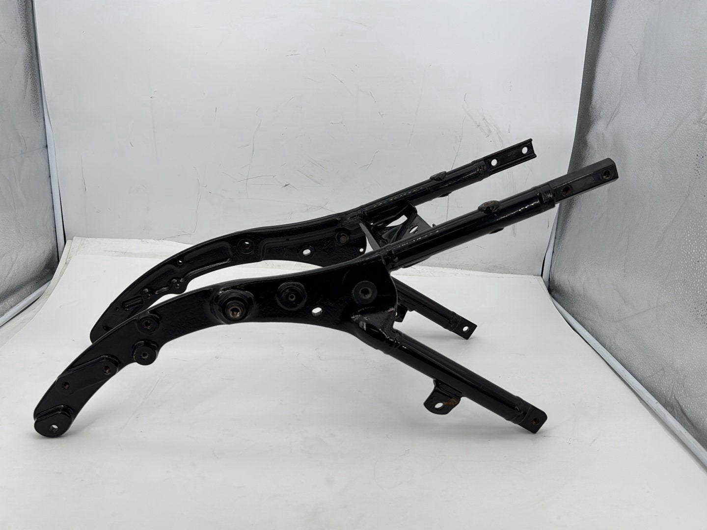 11 Harley Road King Touring Classic OEM Rear Back Sub Frame Rail Bar 48079-09BHP