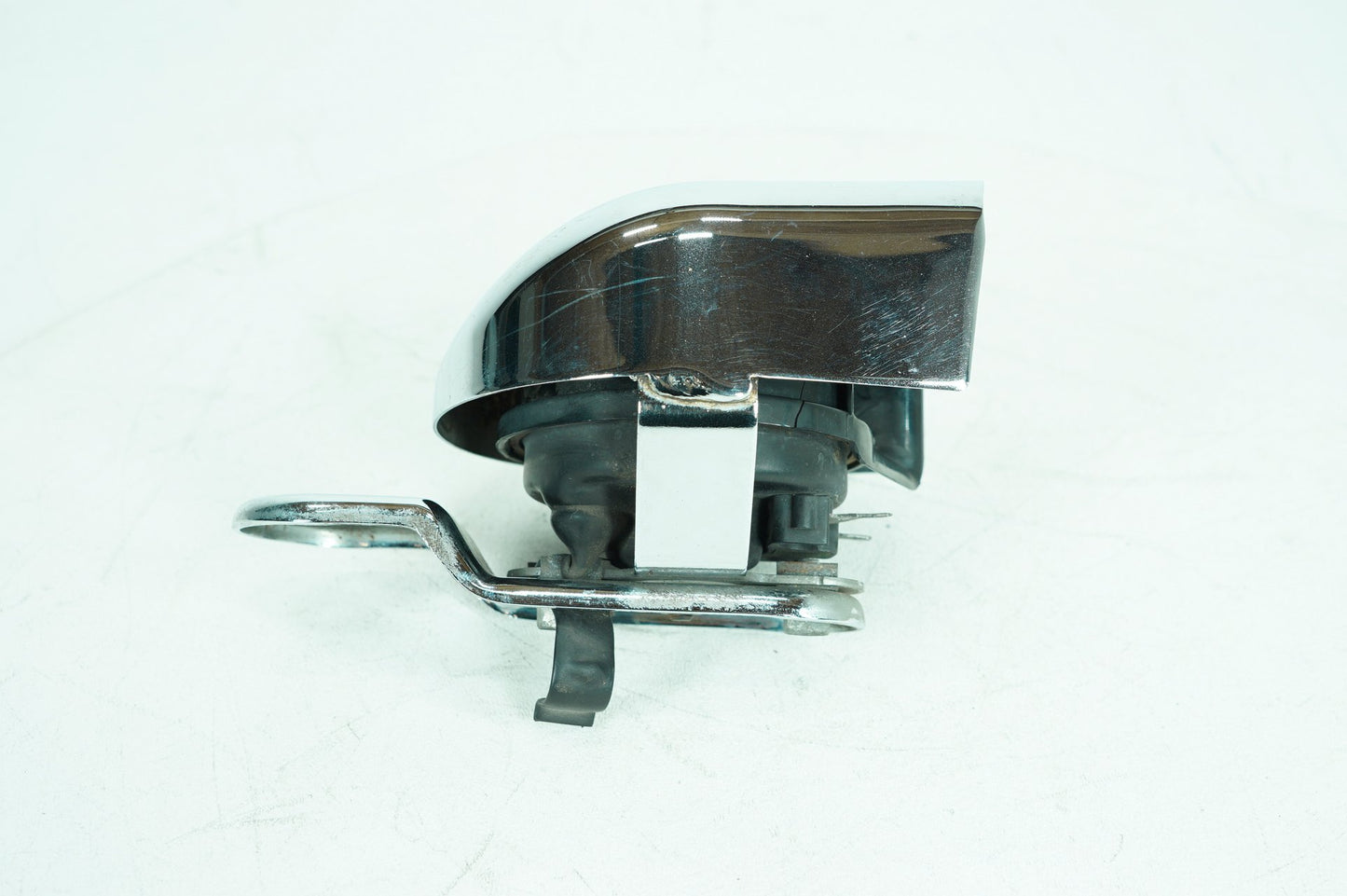 2007 - 2012 Harley-Davidson Touring Electra Glide Ultra Horn Signal Klaxon Chrome Cover 69060-90F